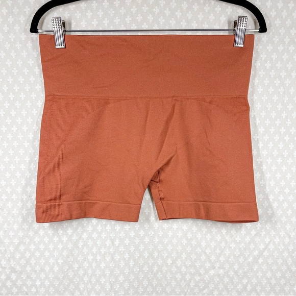 Set Active Orange High Rise Seamless Bike Shorts - Picture 1 of 4